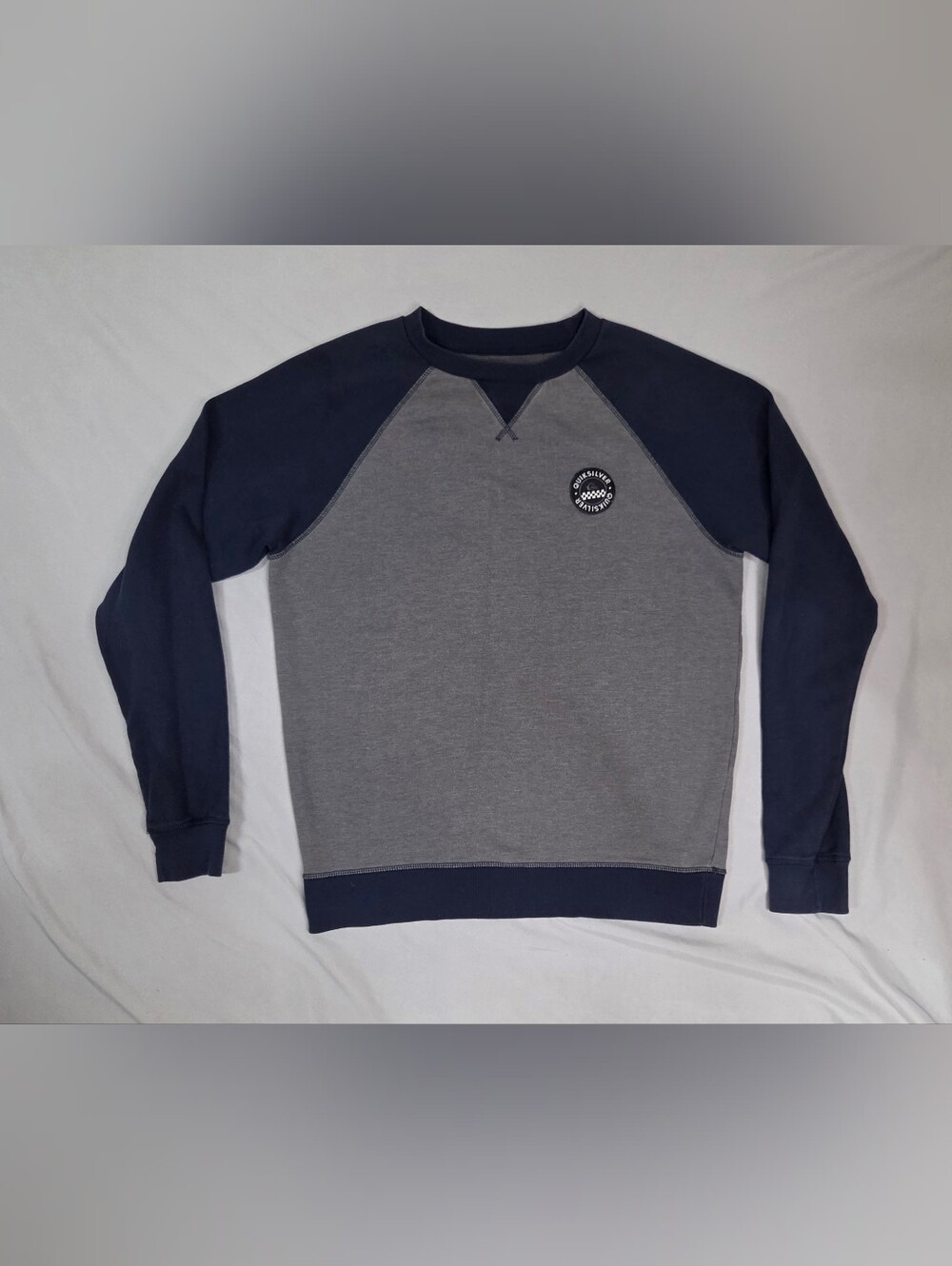 Quiksilver Men’s Medium Gray & Navy Raglan Crewneck Sweatshirt